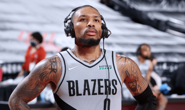 开云-包含库里在SKT比赛中出色发挥，领先优势明显引发热议！比赛高潮迭起的词条