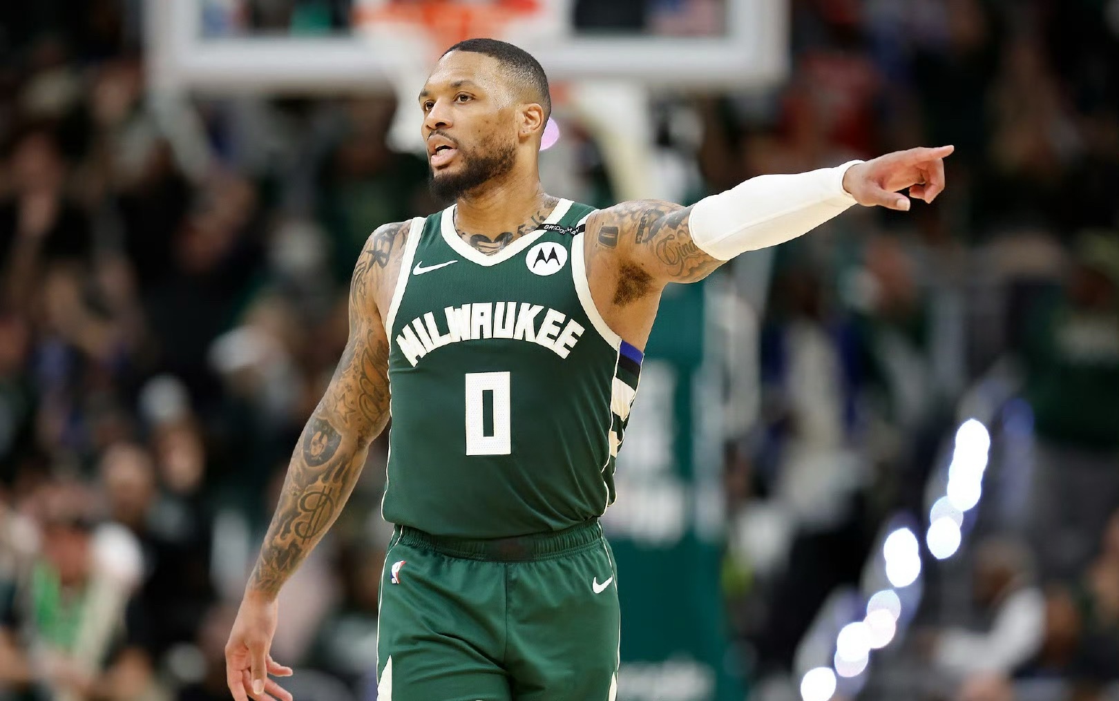 开云官网-密尔沃基雄鹿发布备战花絮，赛前队长鼓劲，全明星赛任务艰巨，心理建设被强调的简单介绍