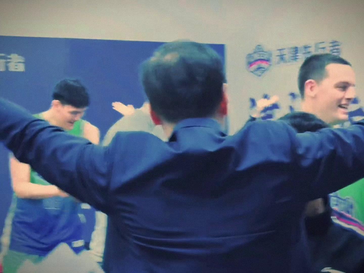 开云-包含转折点！武汉三镇更衣室发声，CBA季后赛窗口期攻防权衡，态度坚定，更衣室氛围转暖的词条